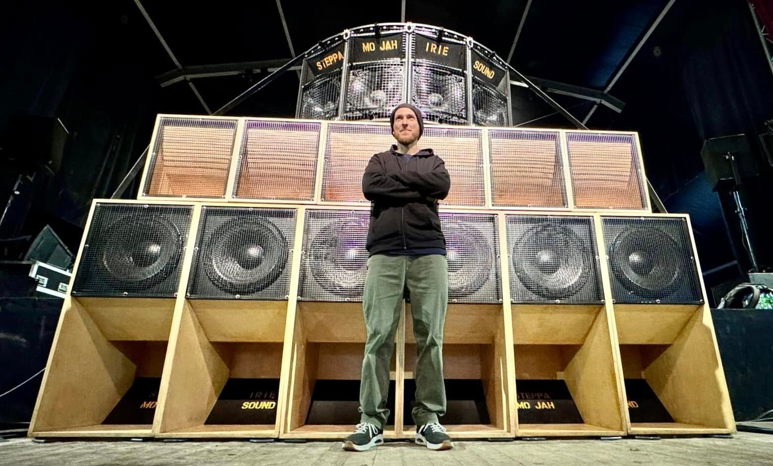 Le sound system Steppa Mo'Jah Irie Sound et ses 4 scoops